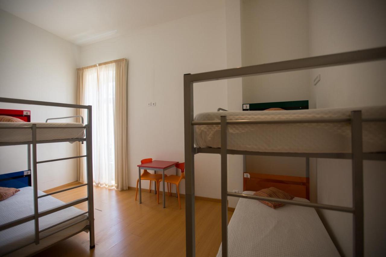Hostal Hi - De Juventude *
